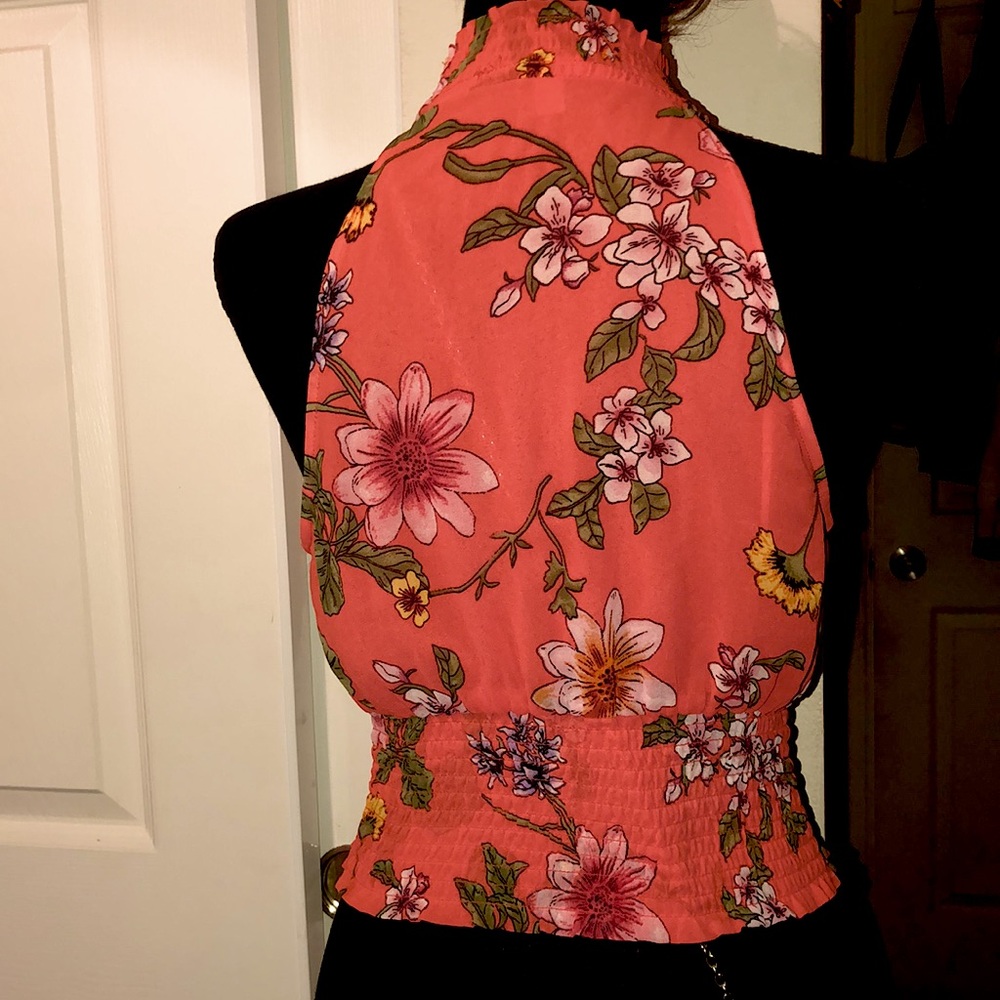 Cute new Guess little blouse, no tag 🏷 but never used.